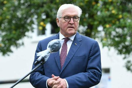 Frank-Walter Steinmeier befindet sich derzeit in Quarantäne Frank-Walter Steinmeier befindet sich derzeit in Quarantäne