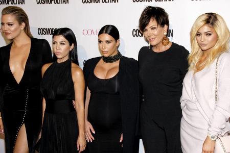 Kris Jenner (2.v.r.) ist stolze sechsfache Mutter. Kris Jenner (2.v.r.) ist stolze sechsfache Mutter.