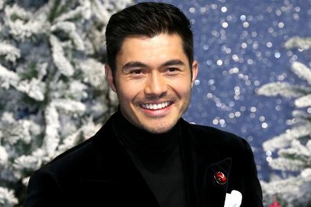 Henry Golding wird 2021 zum ersten Mal Vater. Henry Golding wird 2021 zum ersten Mal Vater.