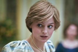 Emma Corrin als Prinzessin Diana in "The Crown".