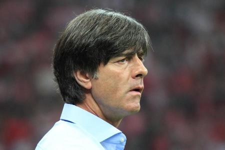 Joachim Löw ist nach der Niederlage gegen Spanien unter Druck geraten Joachim Löw ist nach der Niederlage gegen Spanien unter Druck geraten