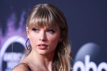 Taylor Swift will ihr Liebesleben aus der Öffentlichkeit heraus halten. Taylor Swift will ihr Liebesleben aus der Öffentlichkeit heraus halten.