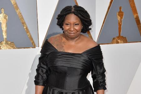 Whoopi Goldberg auf dem roten Teppich bei den Oscars Whoopi Goldberg auf dem roten Teppich bei den Oscars