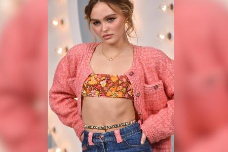 Lily-Rose Depp auf der Paris Fashion Week im Oktober 2020. Lily-Rose Depp auf der Paris Fashion Week im Oktober 2020.
