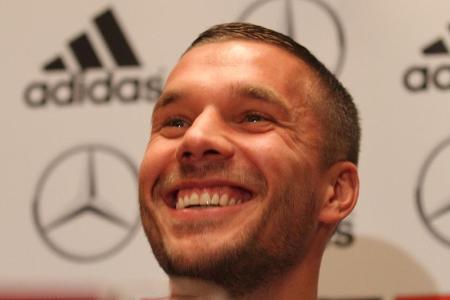 Lukas Podolski wird sich bald das Trikot der Kölner Haie überziehen Lukas Podolski wird sich bald das Trikot der Kölner Haie überziehen