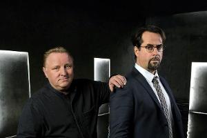 Boerne (Jan Josef Liefers, r.) findet sich im Limbus wieder. Der Herr, der hier das Sagen hat, sieht Kommissar Thiel (Axel P...