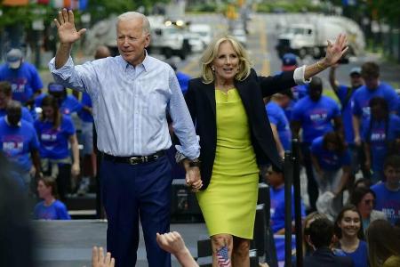 Joe und Jill Biden wollen als Präsidentenpaar in das Weiße Haus einziehen. Joe und Jill Biden wollen als Präsidentenpaar in das Weiße Haus einziehen.