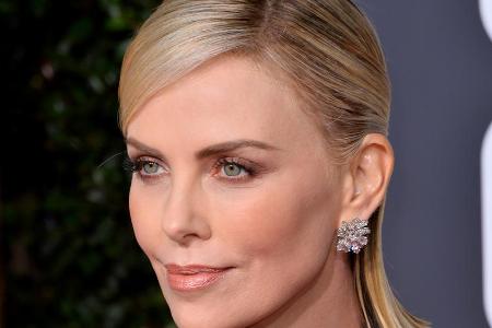 Charlize Theron macht sich so ihre Gedanken über das Älterwerden Charlize Theron macht sich so ihre Gedanken über das Älterwerden