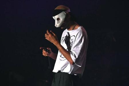 Fans rätseln, ob Musiker Cro seine Maske zeitnah ablegen wird.