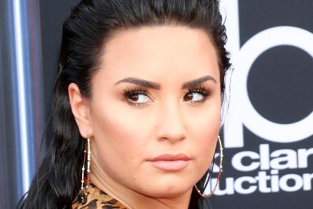Sängerin Demi Lovato hat ein geliebtes Familienmitglied verloren. Sängerin Demi Lovato hat ein geliebtes Familienmitglied verloren.