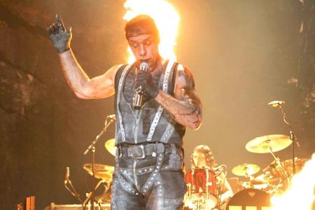 Till Lindemann geht im nächsten Jahr mit Rammstein auf Tour. Till Lindemann geht im nächsten Jahr mit Rammstein auf Tour.
