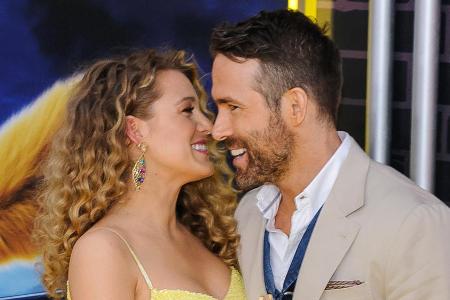 Blake Lively und Ryan Reynolds necken sich gerne in der Öffentlichkeit. Blake Lively und Ryan Reynolds necken sich gerne in der Öffentlichkeit.