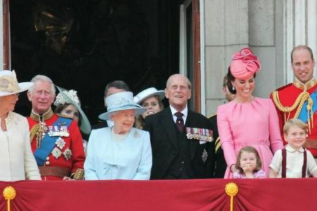 Auch die britischen Royals genehmigen sich hin und wieder ein hochprozentiges Gläschen. Auch die britischen Royals genehmigen sich hin und wieder ein hochprozentiges Gläschen.