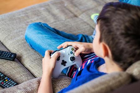 Videospiele sind für viele Kinder und Jugendliche ein beliebter Zeitvertreib. Videospiele sind für viele Kinder und Jugendliche ein beliebter Zeitvertreib.