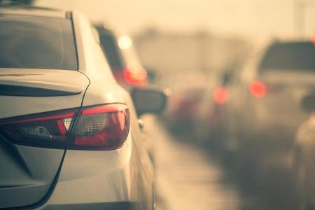 Welche Fahrzeuge sind künftig auf der Straße? In Deutschland werden weiterhin vor allem Benziner angemeldet. Welche Fahrzeuge sind künftig auf der Straße? In Deutschland werden weiterhin vor allem Benziner angemeldet.