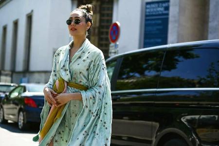 Der Kimono stammt ursprünglich aus Japan. Der Kimono stammt ursprünglich aus Japan.