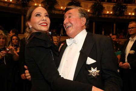 Den Wiener Opernball 2020 besuchte Richard Lugner mit Schauspielstar Ornella Muti. Den Wiener Opernball 2020 besuchte Richard Lugner mit Schauspielstar Ornella Muti.