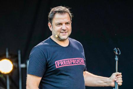 Martin Rütter bei einem Open Air Event im August.