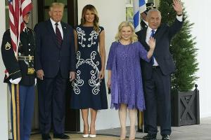 Melania Trump zieht im Prada-Kleid alle Blicke auf sich