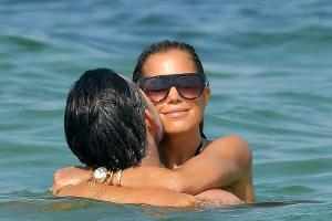 Sylvie Meis und Niclas Castello flittern auf dieser "magischen Insel"