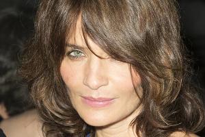 Helena Christensen schlüpft in 30 Jahre alten Body