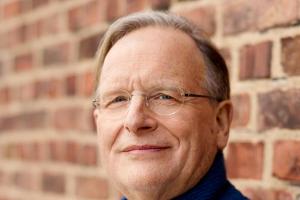Prof. Grönemeyer rät bei erkälteten Kindern: "Sofort zum Arzt!"