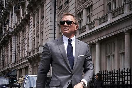James Bond (Daniel Craig) bekommt es in James Bond (Daniel Craig) bekommt es in