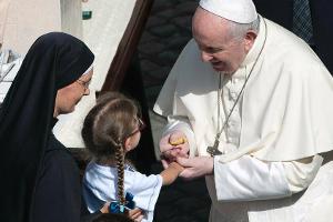 Erste öffentliche Audienz: Papst Franziskus trägt keine Maske