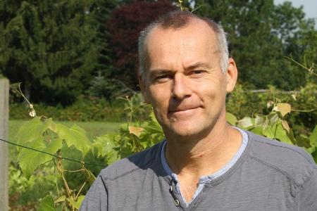 Dr. med. Michael Nehls ist Arzt und habilitierter Molekulargenetiker. Dr. med. Michael Nehls ist Arzt und habilitierter Molekulargenetiker.