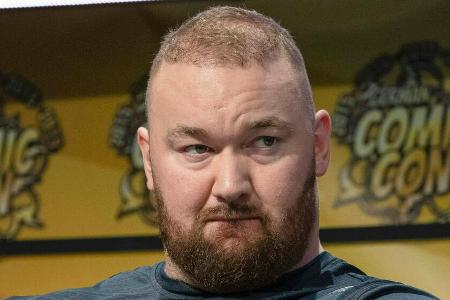 Schauspieler Hafthor Björnsson harrt in der Corona-Quarantäne aus. Schauspieler Hafthor Björnsson harrt in der Corona-Quarantäne aus.