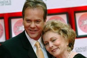 Kiefer Sutherland trauert um seine Mutter Shirley Douglas