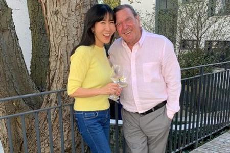 Gerhard Schröder mit seiner Frau Soyean Schröder-Kim feiern dieses Jahr im heimischen Hannover. Gerhard Schröder mit seiner Frau Soyean Schröder-Kim feiern dieses Jahr im heimischen Hannover.