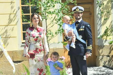 Prinz Alexander (l.) mit seinen Eltern, Prinz Carl Philip und Prinzessin Sofia, samt seinem Brüderchen, Prinz Gabriel. Prinz Alexander (l.) mit seinen Eltern, Prinz Carl Philip und Prinzessin Sofia, samt seinem Brüderchen, Prinz Gabriel.