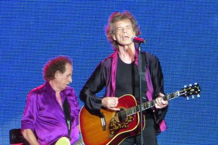 Mick Jagger (vorne) und Keith Richards haben einen neuen Song geschrieben Mick Jagger (vorne) und Keith Richards haben einen neuen Song geschrieben