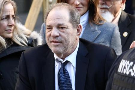 Harvey Weinstein wurde Mitte März positiv auf das Corona-Virus getestet Harvey Weinstein wurde Mitte März positiv auf das Corona-Virus getestet