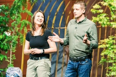 Inna und Vladislav Falk bei der Präsentation ihrer Inna und Vladislav Falk bei der Präsentation ihrer