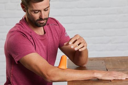 Beim Cupping wird mit Unterdruck, Zug, Schub oder punktuellem Druck die gewünschte Faszienarchitektur wieder aufgebaut. Beim Cupping wird mit Unterdruck, Zug, Schub oder punktuellem Druck die gewünschte Faszienarchitektur wieder aufgebaut.