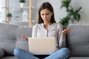 Wenn das Internet mal wieder nicht richtig funktioniert... (Symbolbild)