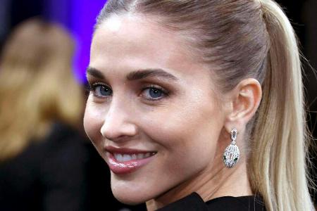 Ann-Kathrin Götze bei einer Preisverleihung im November 2019: Damals wusste sie schon, dass sie schwanger ist. Ann-Kathrin Götze bei einer Preisverleihung im November 2019: Damals wusste sie schon, dass sie schwanger ist.