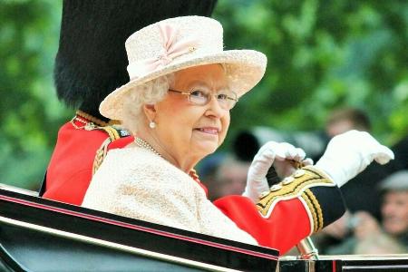 Queen Elizabeth II. muss 2020 auf öffentliche Geburtstagsfeierlichkeiten verzichten Queen Elizabeth II. muss 2020 auf öffentliche Geburtstagsfeierlichkeiten verzichten