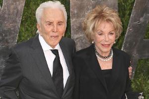 101 Jahre alt: Kirk Douglas' Witwe Anne Buydens feiert Geburtstag