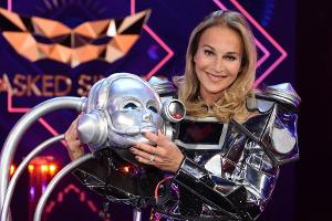 "The Masked Singer": Caroline Beil ist erleichtert, dass es vorbei ist