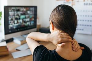 Unbequemes Homeoffice? Diese Tipps helfen bei Verspannungen