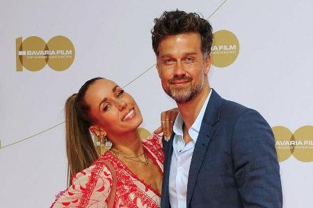 Wayne und Annemarie Carpendale sind seit 2013 verheiratet - und gern gesehene Gäste auf jedem roten Teppich Wayne und Annemarie Carpendale sind seit 2013 verheiratet - und gern gesehene Gäste auf jedem roten Teppich