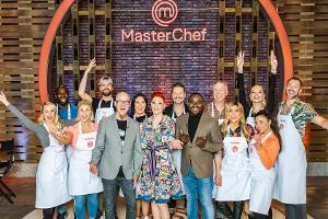 Die Kandidaten und Juroren von "MasterChef Celebrity".