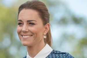 Herzogin Kate trägt erschwingliches Sommerkleid