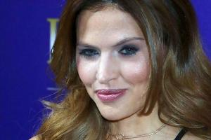 Model Hana Nitsche wird Ehrenbürgerin von Jattaba