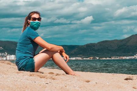 Eine Urlauberin am Strand Eine Urlauberin am Strand
