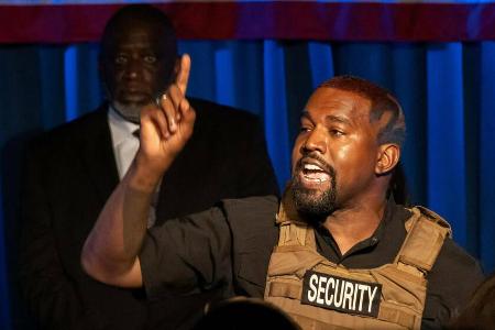 Kanye West während eines Wahlkampfauftritts im Juli Kanye West während eines Wahlkampfauftritts im Juli