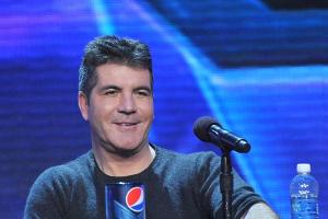 Simon Cowell nach Rückenbruch wieder Zuhause